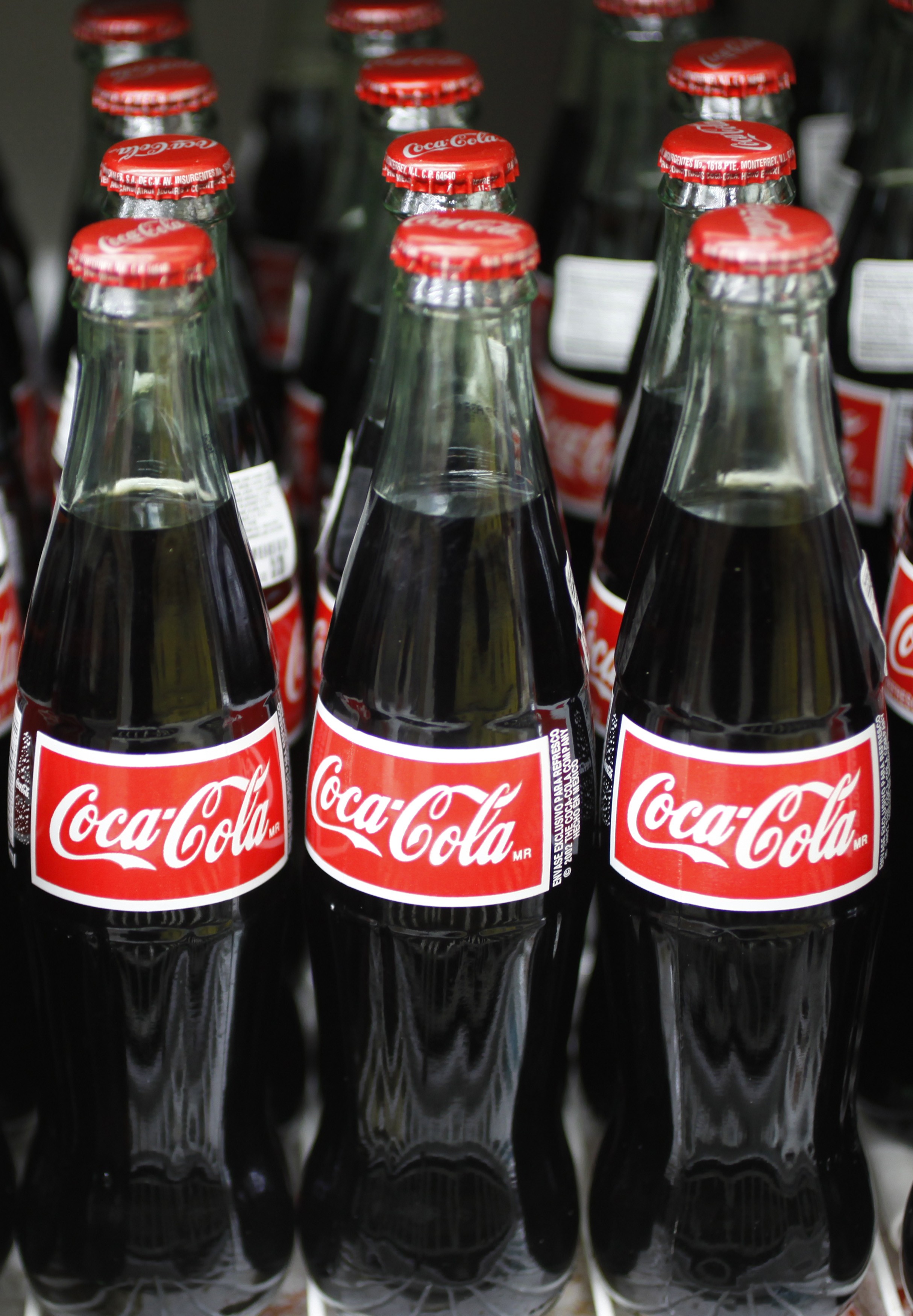 Coca Cola mexicana seguirá usando azúcar