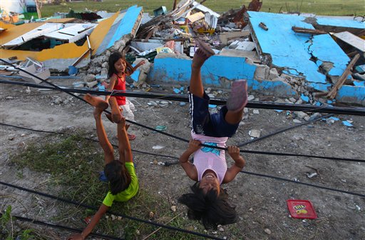 Tifón: el mejor modo de ayudar a los damnificados