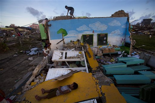Tifón: el mejor modo de ayudar a los damnificados