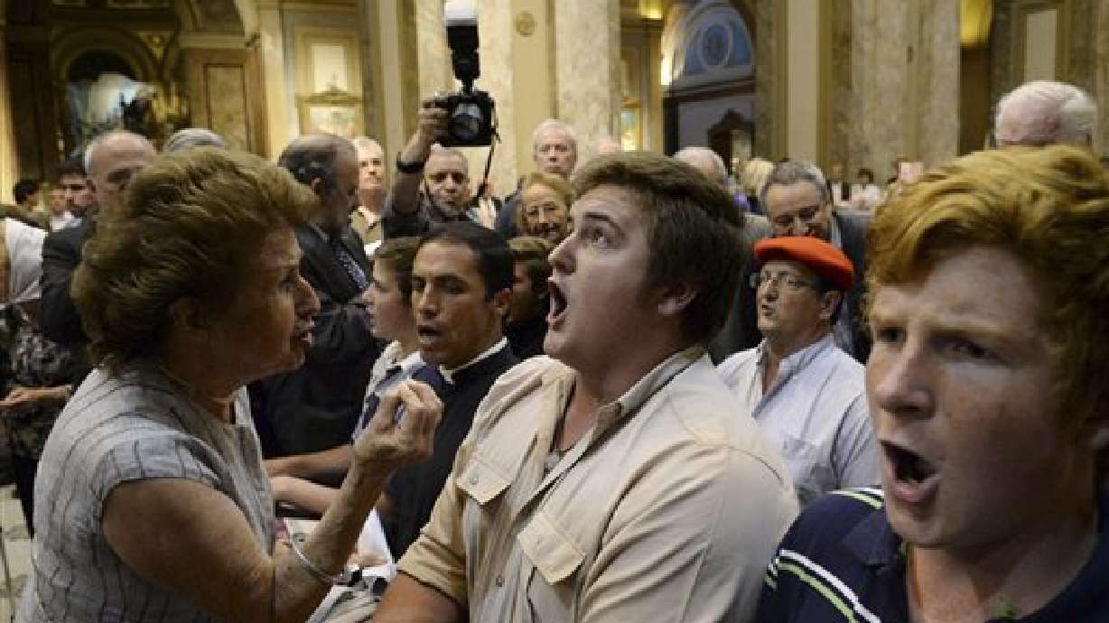 Ultratradicionalistas católicos en Argentina interrumpieron conmemoración de Kristallnacht