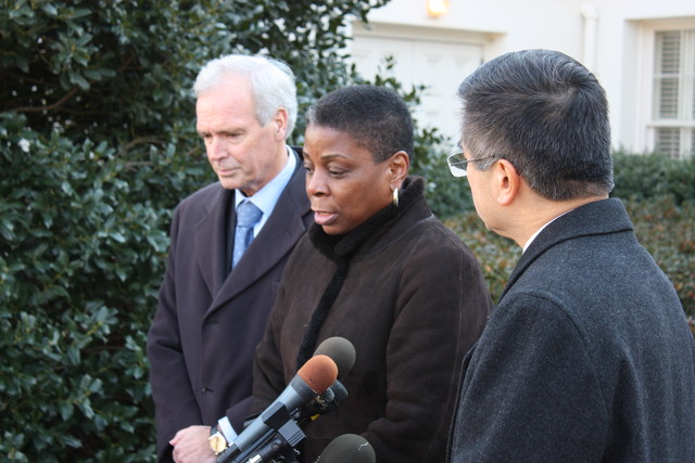 More people prefer a male boss, but gender gap is narrowing