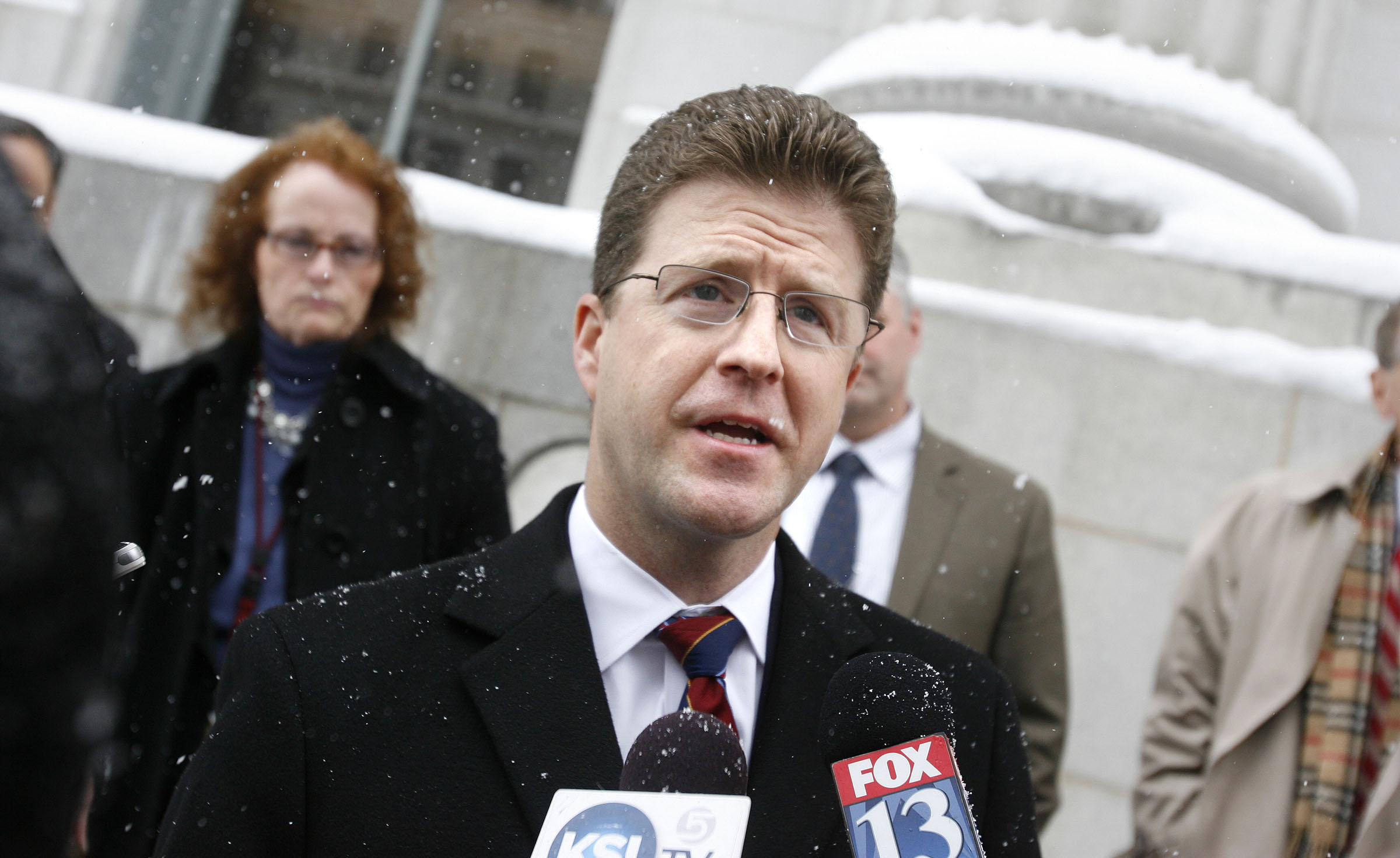 Cárcel a hombre que defraudó a inmigrantes