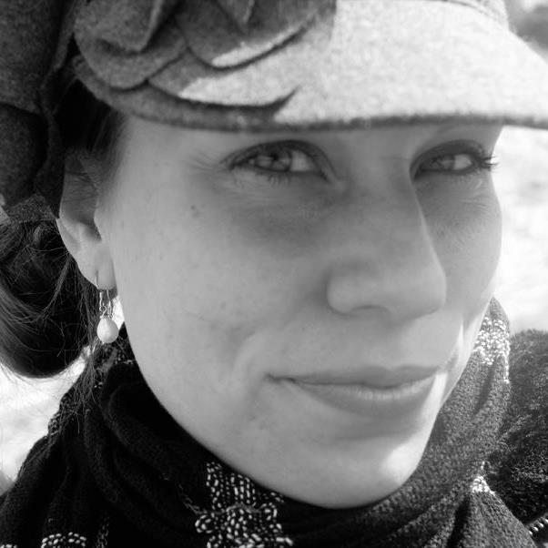 2 sisters finally make connection after years of searching