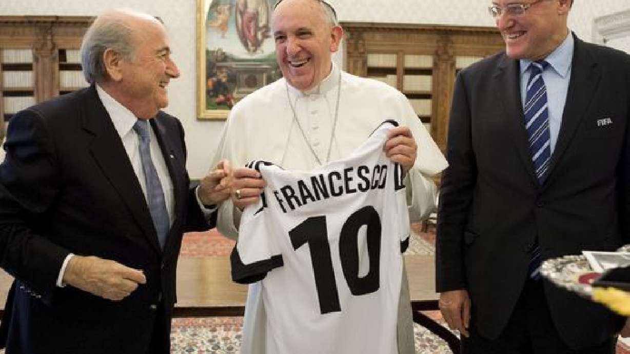 Pope draws parallels between rugby and life