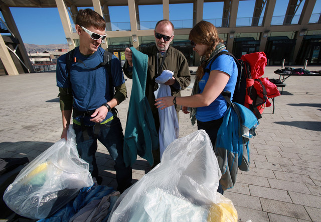 Volunteers spend Black Friday sharing gift of warmth
