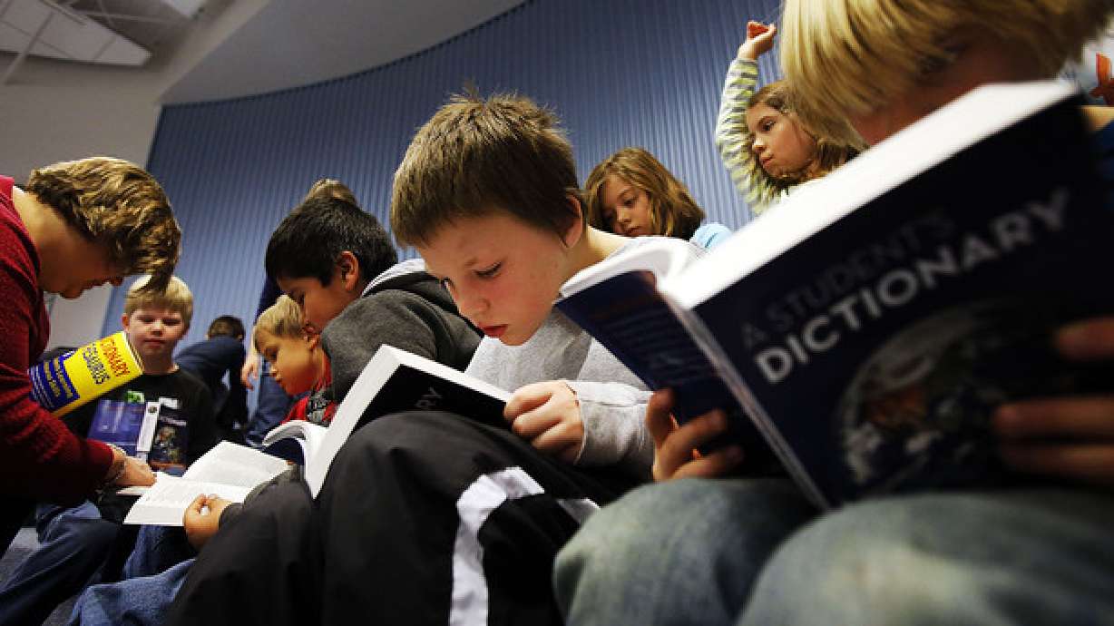 Rotary Club donates dictionaries to Utah third-graders