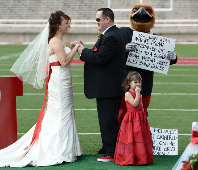 U of U fans to get married at Rice Eccles