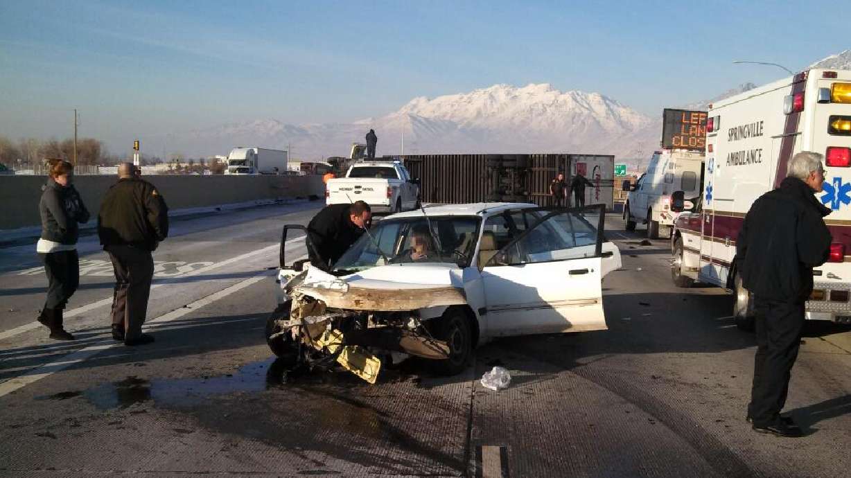 Semi rollover in Springville causes major traffic delays on I-15