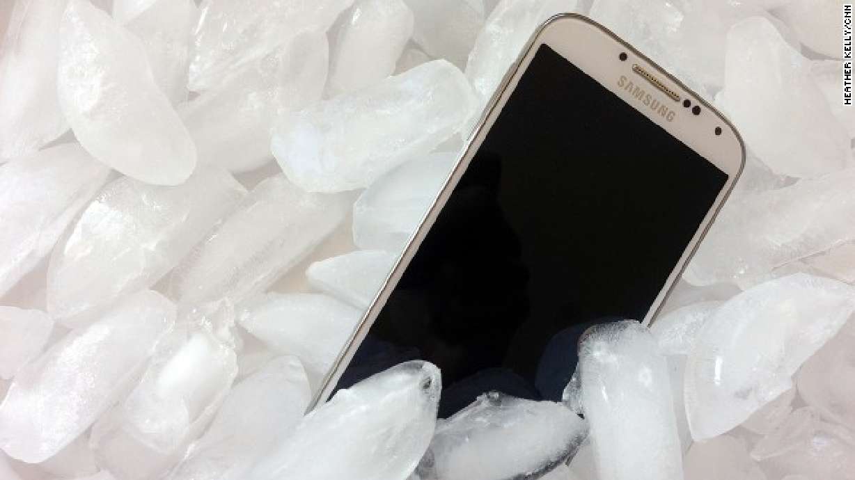How to protect your phone in cold weather