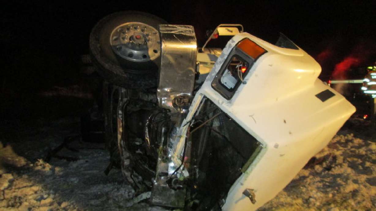 Multi-vehicle crash closes US 40, injures 7