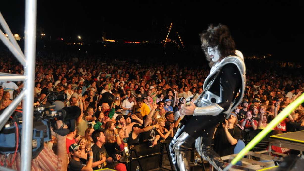Nirvana, KISS, Linda Ronstadt among Rock and Roll Hall of Fame inductees
