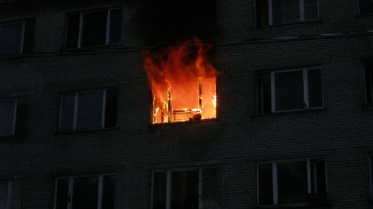 Twin 11-month-olds tossed to safety during NY fire