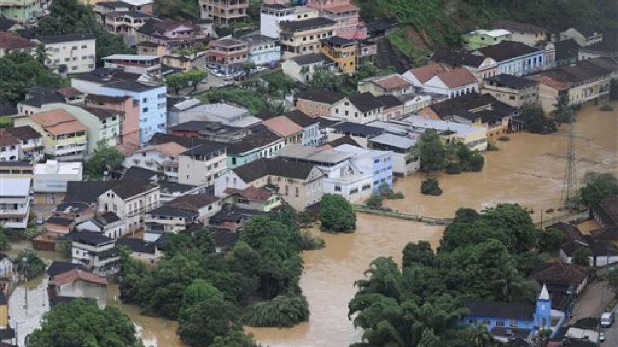 Mueren 41 por inundaciones en Brasil