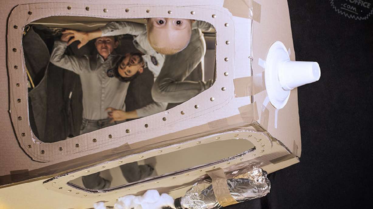 Parents use baby, cardboard boxes to recreate iconic movie scenes