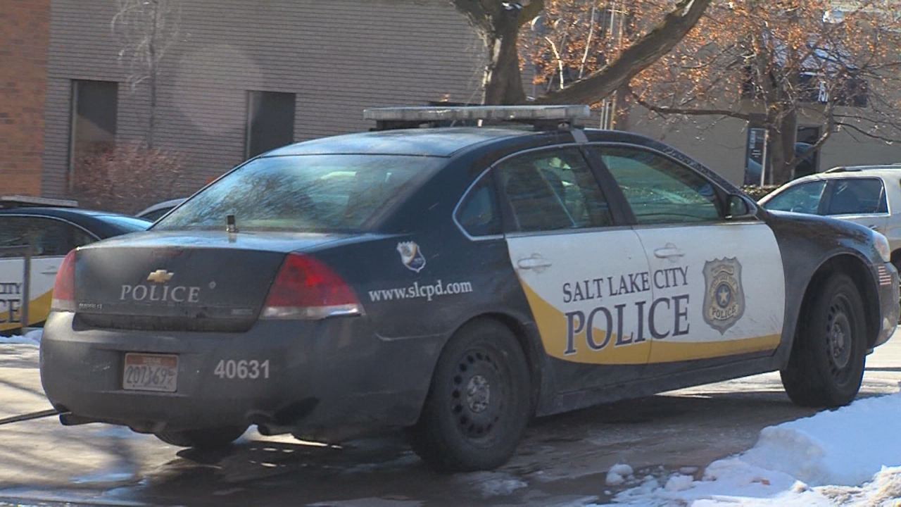 Man fires shot, robs pawn shop before fleeing on bicycle