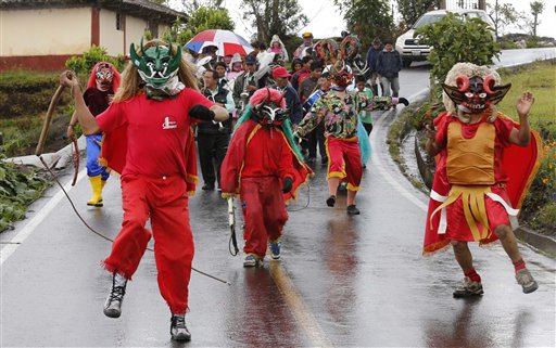 Los diablos bailan en ecuador