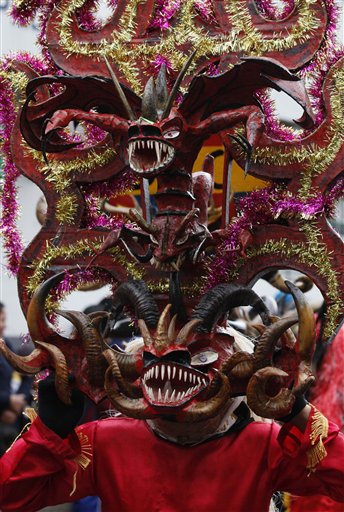 Los diablos bailan en ecuador
