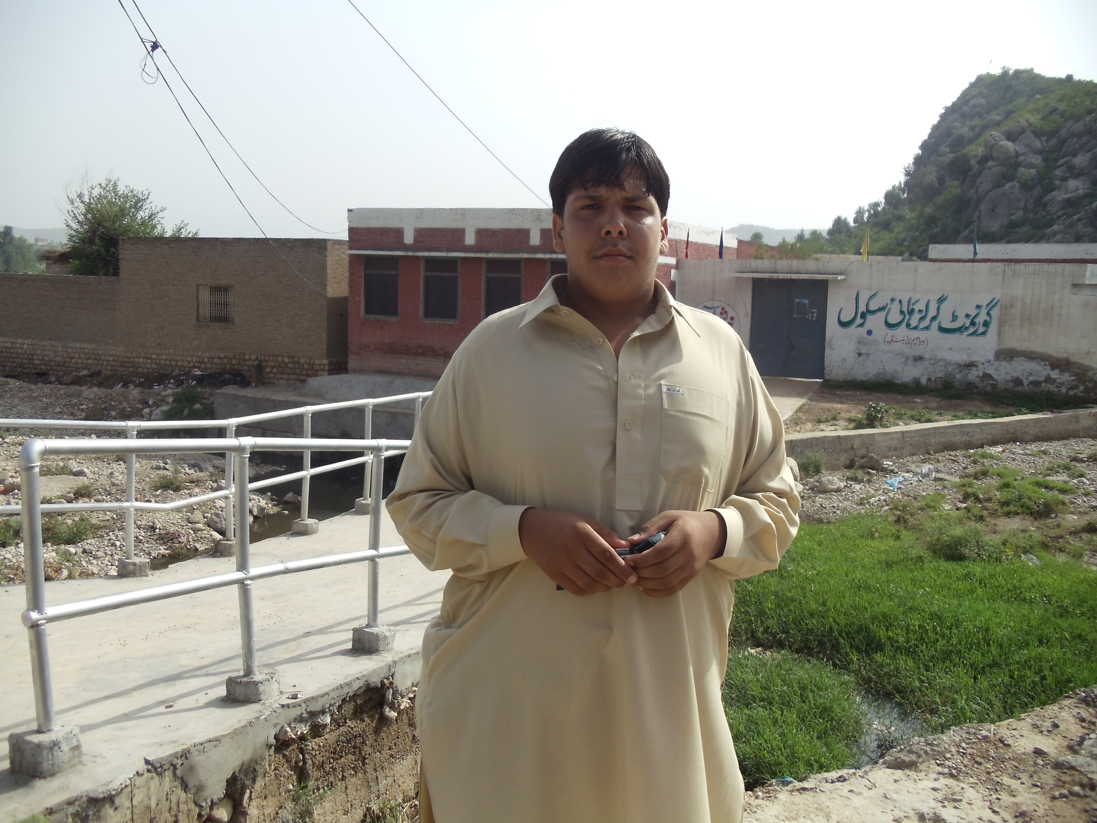 Teen dies stopping suicide bomber at school in Pakistan