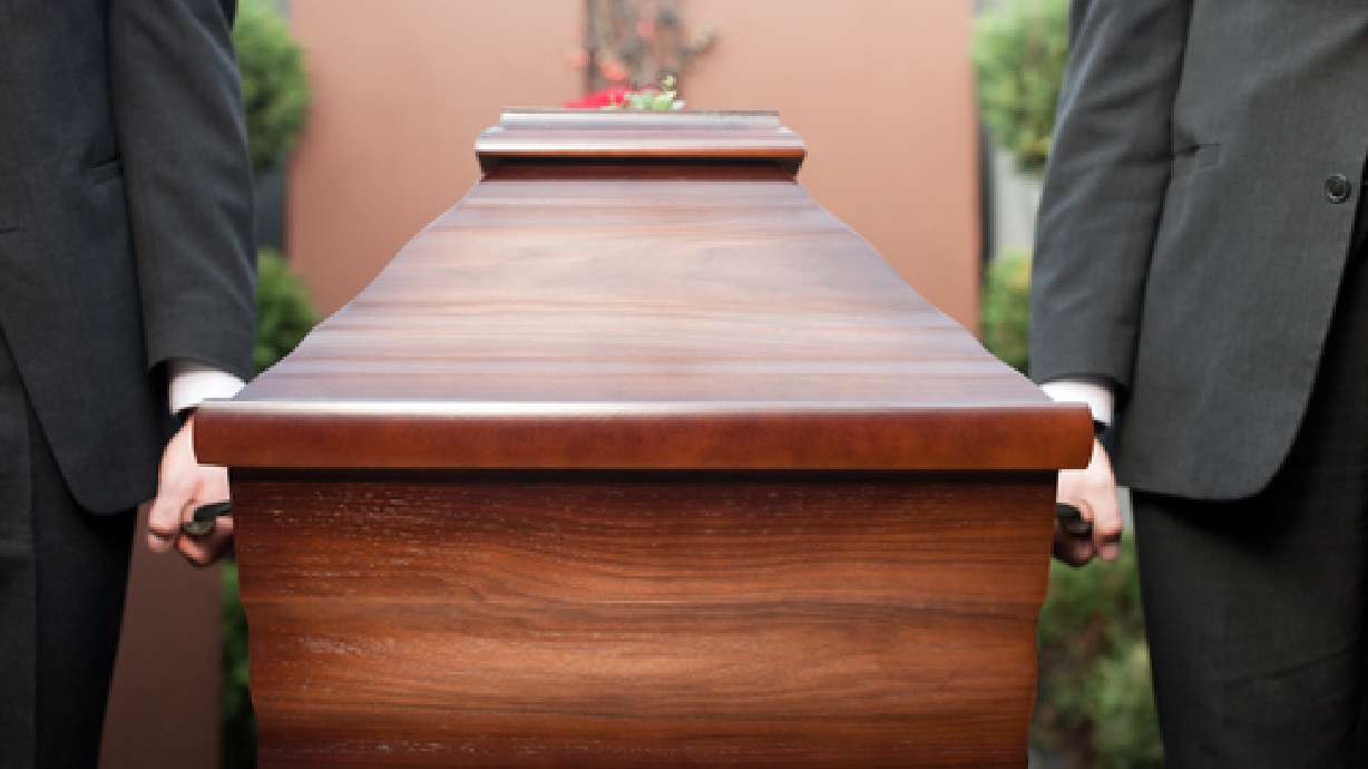 RI woman finds wrong body in her mother's casket
