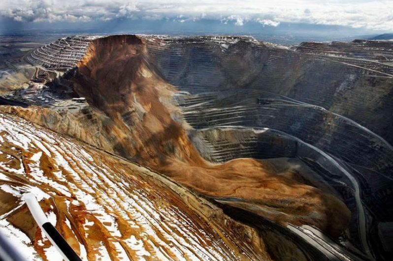 Kennecott mine partially closed after movement detected