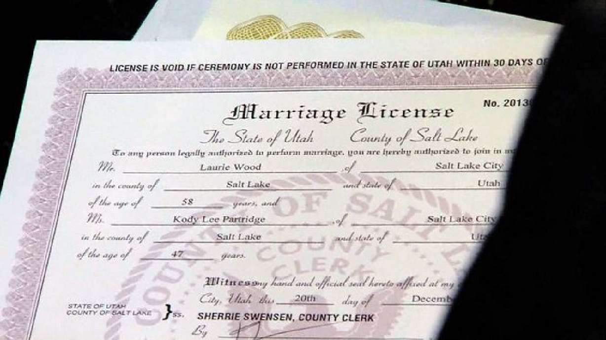 Appeals court dismisses Utah gay marriage recognition case