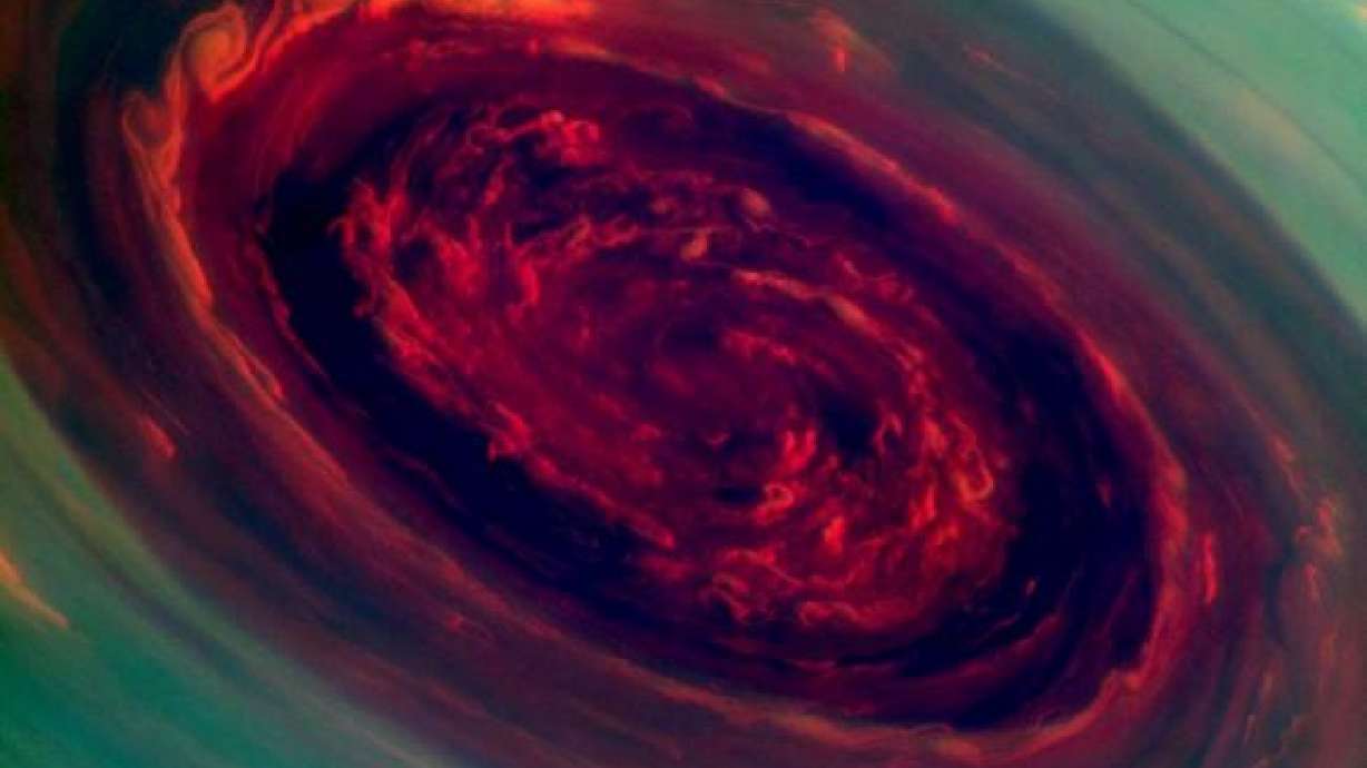6 stunning images of Saturn's system