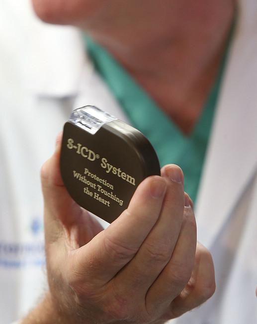 Dr. Jeff Osborn, cardiologist with the
Intermountain Medical Center Heart Institute,
talks about the subcutaneous implantable
cardiac defibrillator at the Intermountain
Medical Center in Murray on Thursday, Jan. 23,
2014.