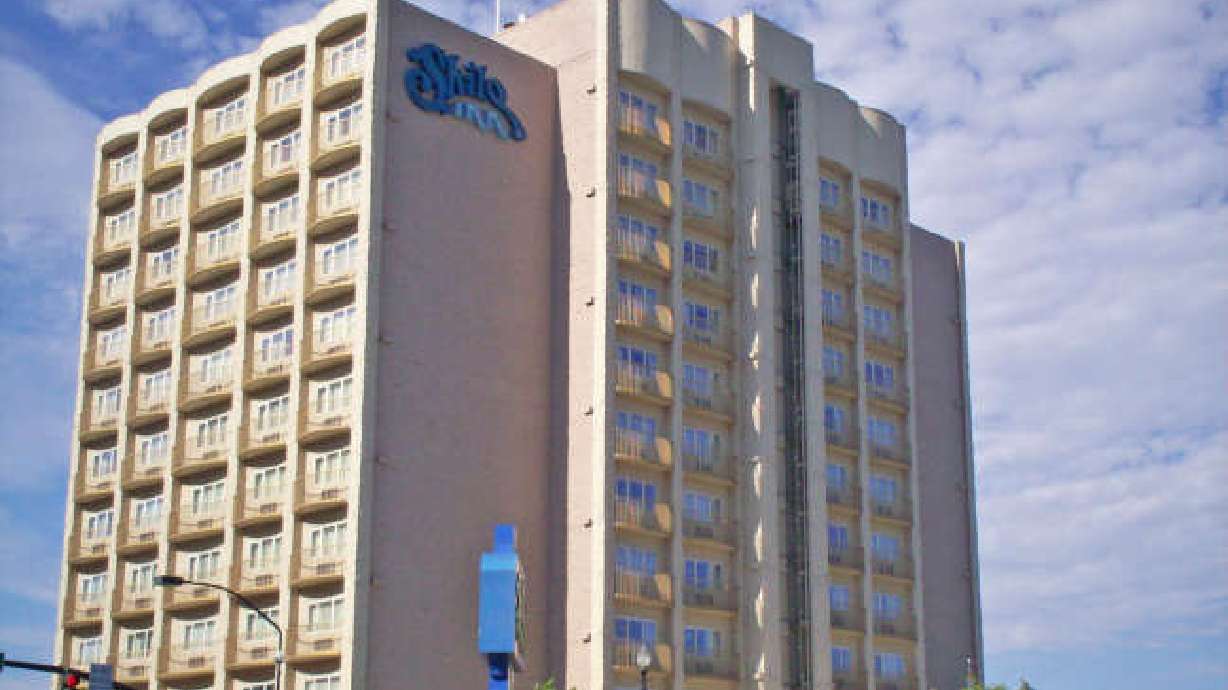 Shilo Inn changes hands, to undergo major renovations