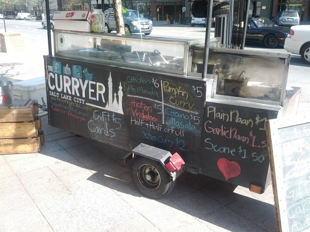 Veteran starts Indian food cart from war zone