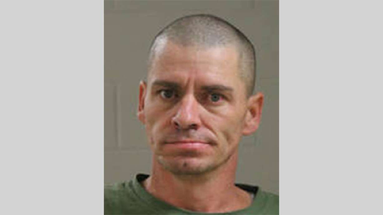 Man locked in laundromat calls police for help, gets arrested for drug possession