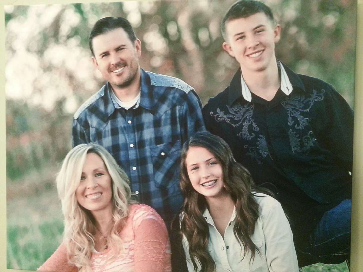 Officer Cory Wride and his family. (Photo: Wride family)