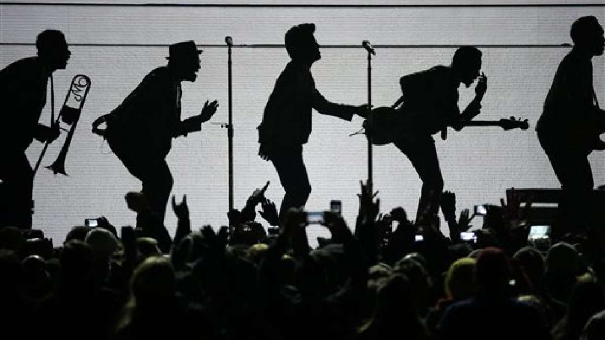 Bruno Mars ofrece un gran show en el Superbowl, tal como lo viene haciendo hace 23 años