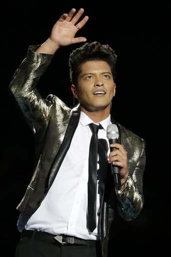 Bruno Mars ofrece un gran show en el Superbowl, tal como lo viene haciendo hace 23 años