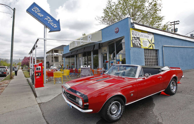 Food Network star Guy Fieri, shooting at the Blue Plate Diner for his 
"Diners, Drive-Ins and Dives" show in Salt Lake City, Utah May. 8, 
2008. Photo by Tom Smart (TOM SMART, DESERET NEWS)