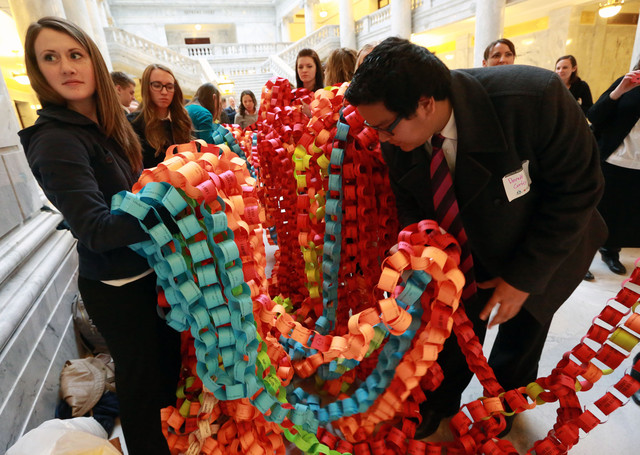 Teens, advocates, legislators, rally for regulation of e-cigarettes