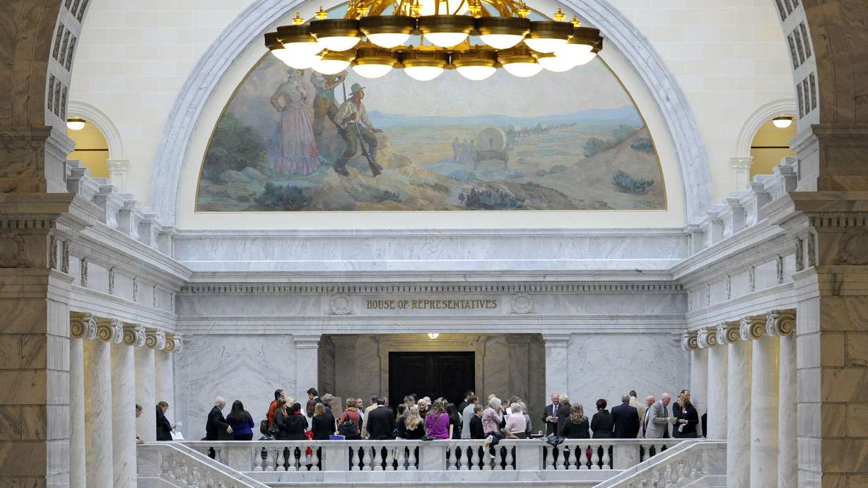 Bill passes to limit panhandling; House GOP delays prison relocation talks