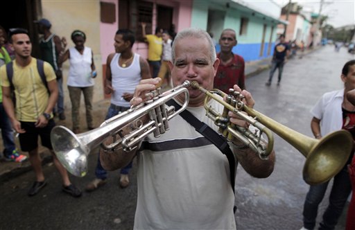 Sondeo: Mayoría de EEUU quiere nueva política a Cuba