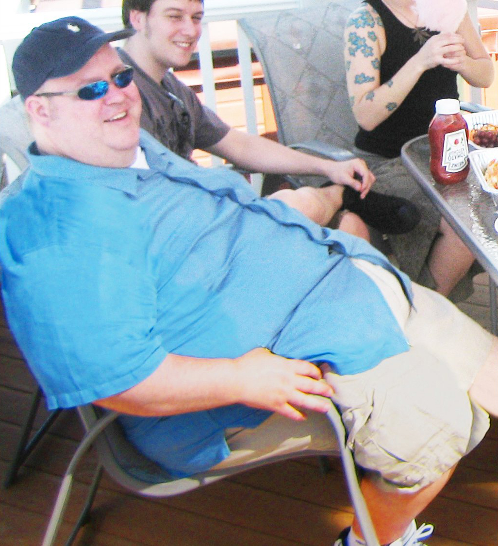 In the summer of 2007, Lee Jordan hit his
heaviest weight of 454 pounds. "There are
almost no pictures of me 'big' because I never
allowed my picture taken," he said.