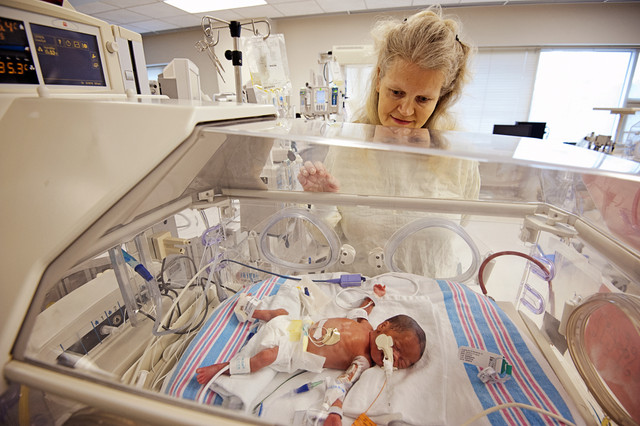 Parents expecting triplets shocked with 4th tiny surprise