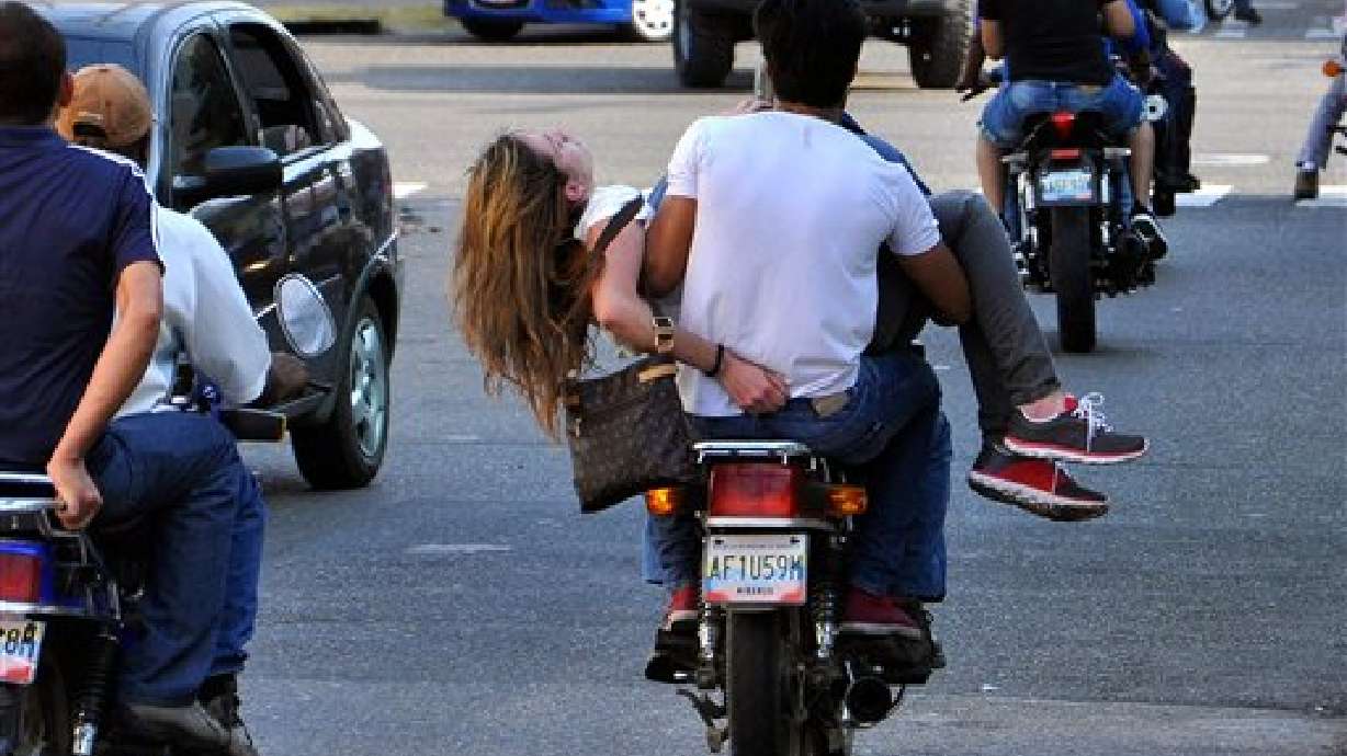 Venezuela: murió la reina de la belleza baleada en protesta estudiantíl