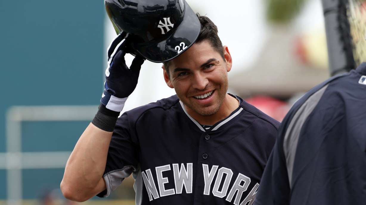 Ellsbury reaches 3 times in Yanks' opening loss
