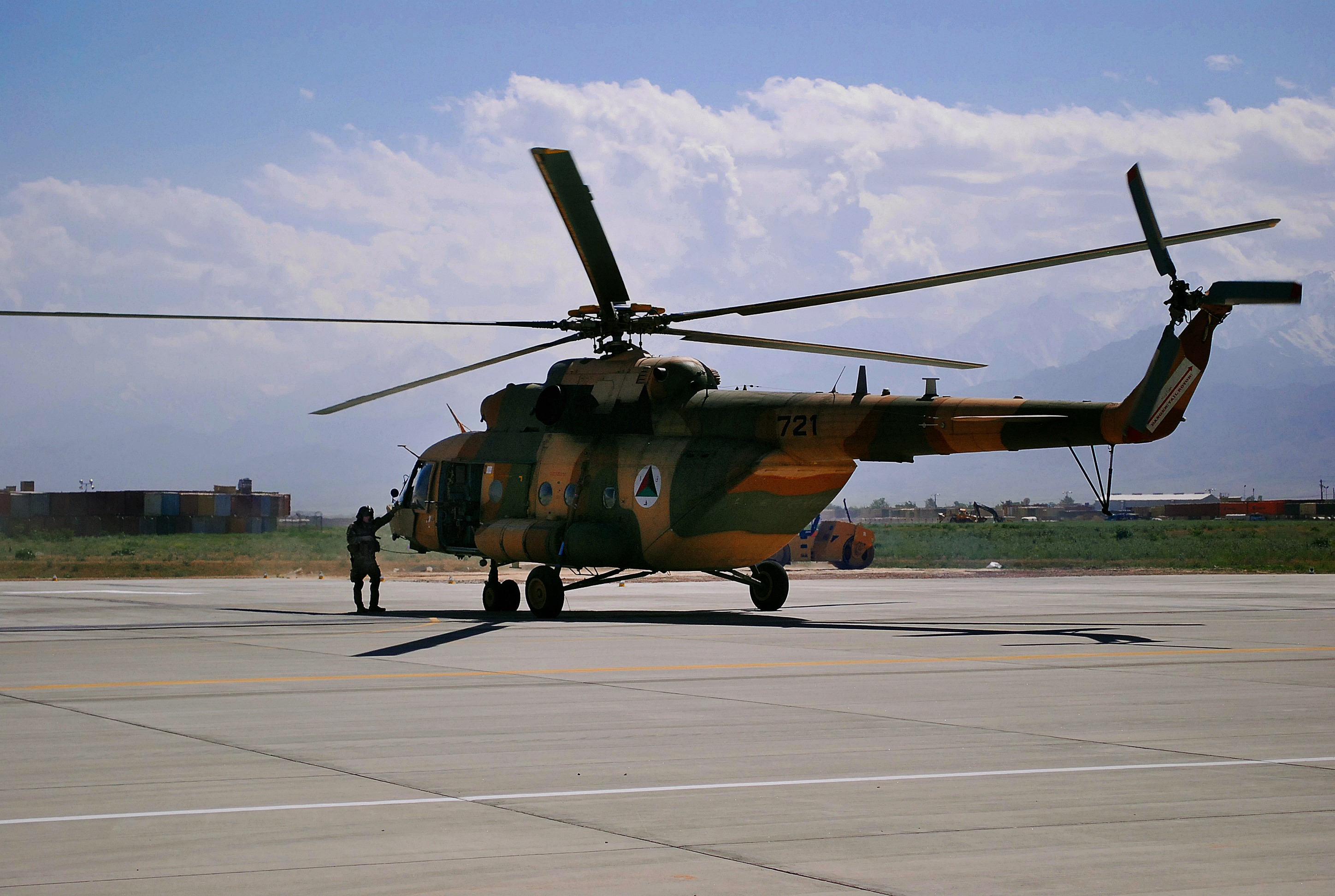 Odd couple at center of Russian helicopter inquiry