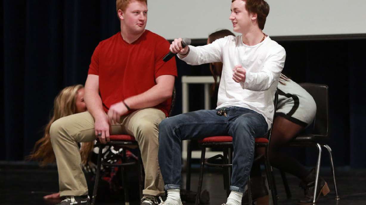 Teens share experiences on distracted driving