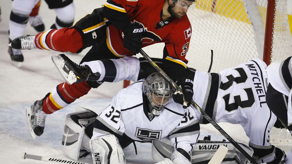 Brown, Quick lift Kings over Flames 2-0