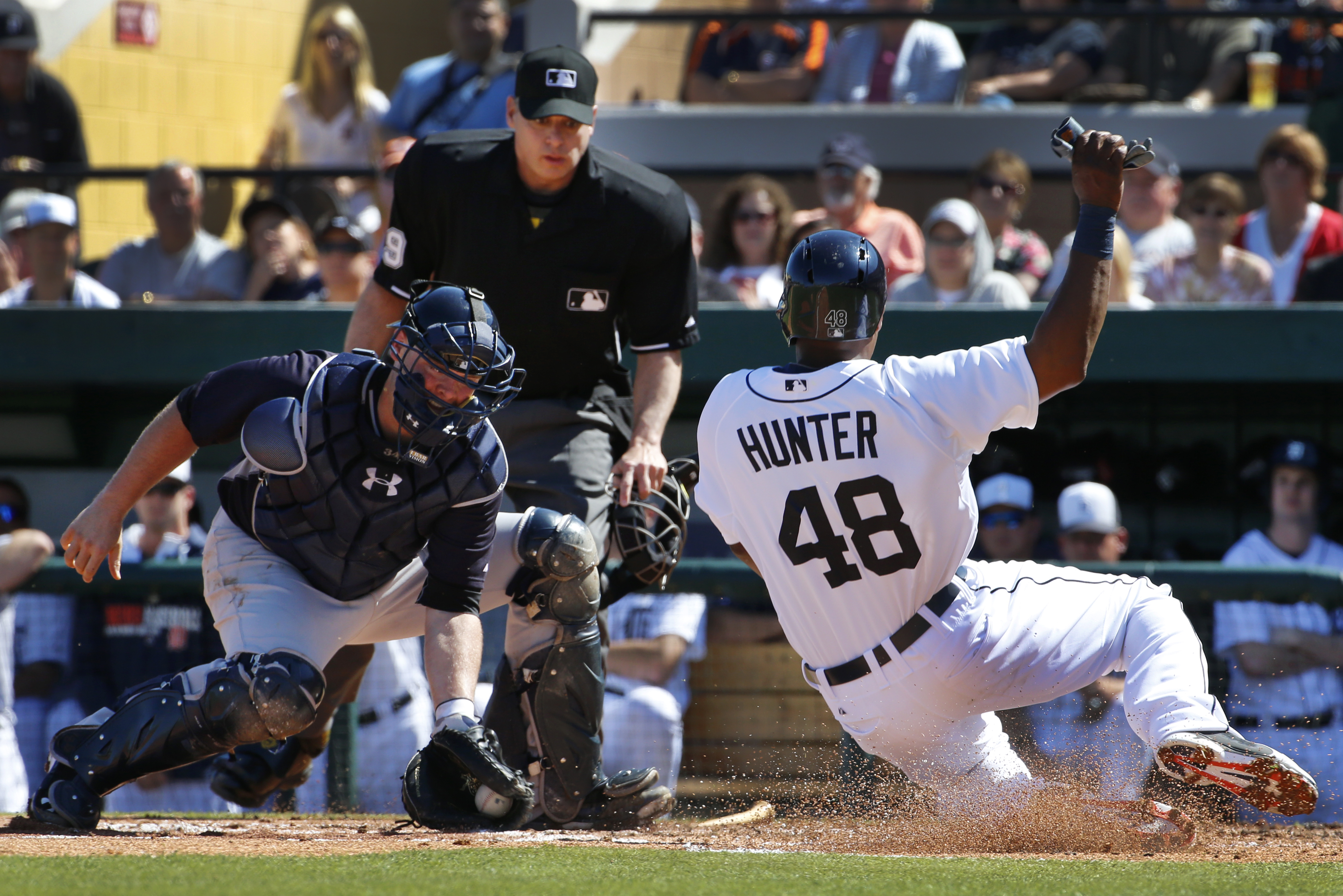 McCann homers off Scherzer, Yankees top Tigers 7-4