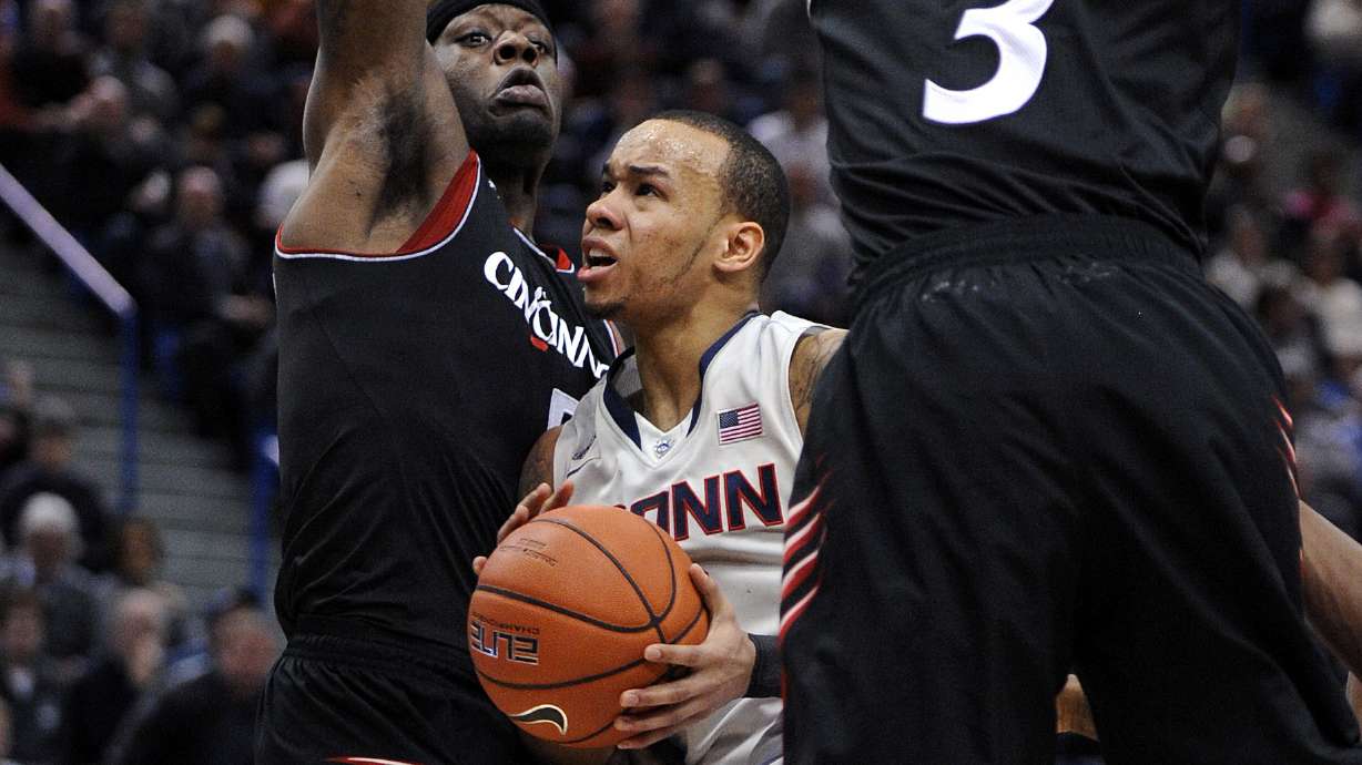 UConn upsets No. 11 Cincinnati 51-45