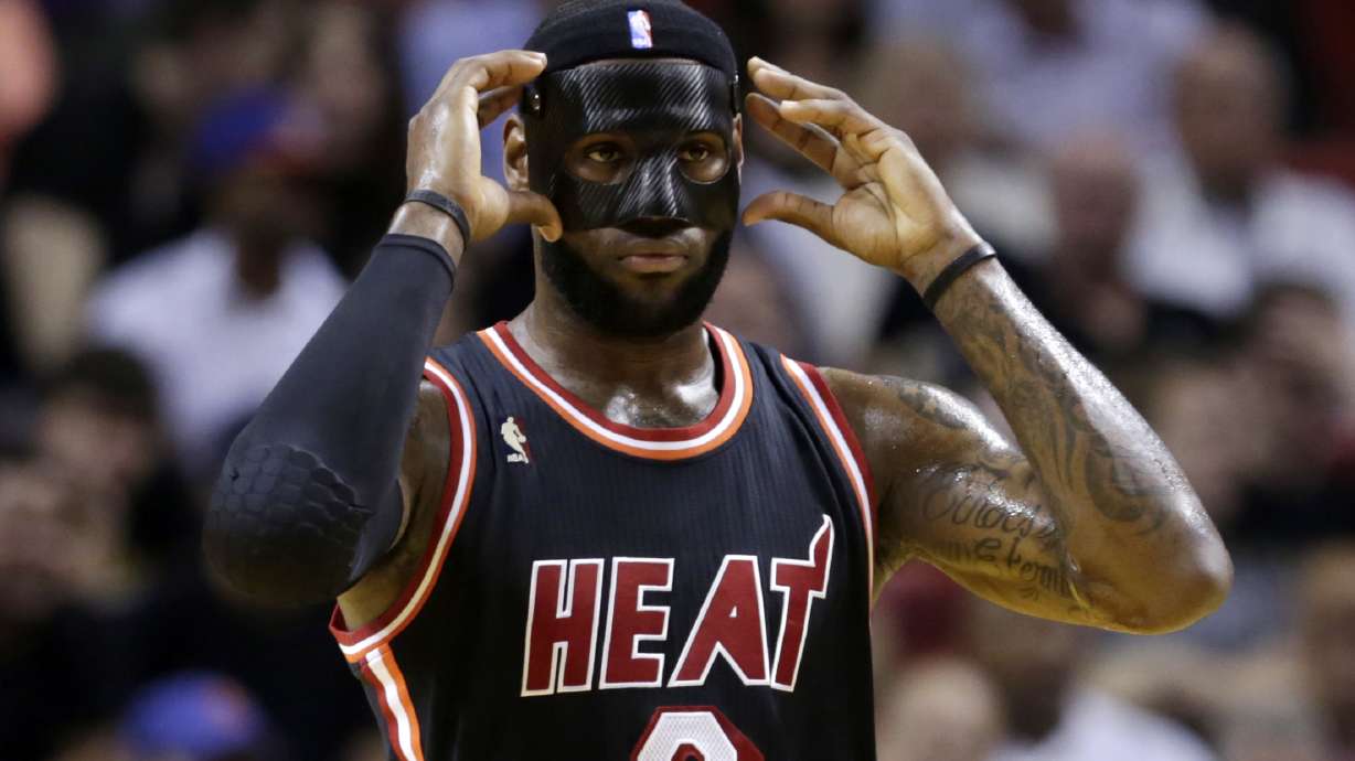 LeBron switches to clear mask at NBA's request