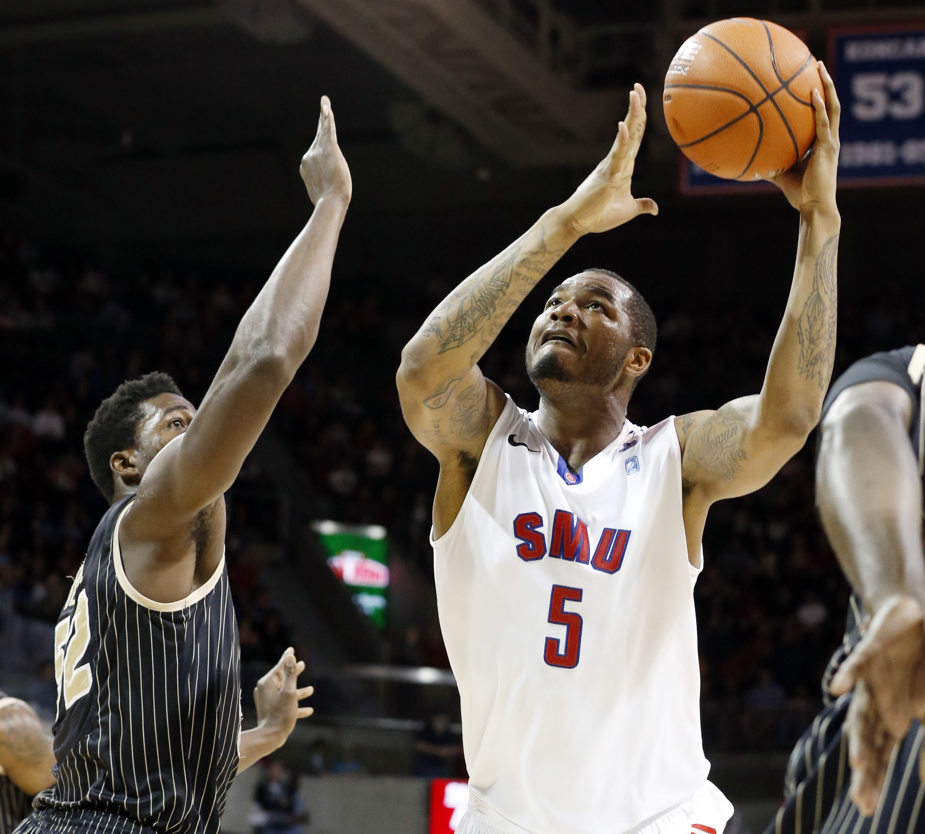 UCF hangs around but falls to No. 23 SMU 70-55