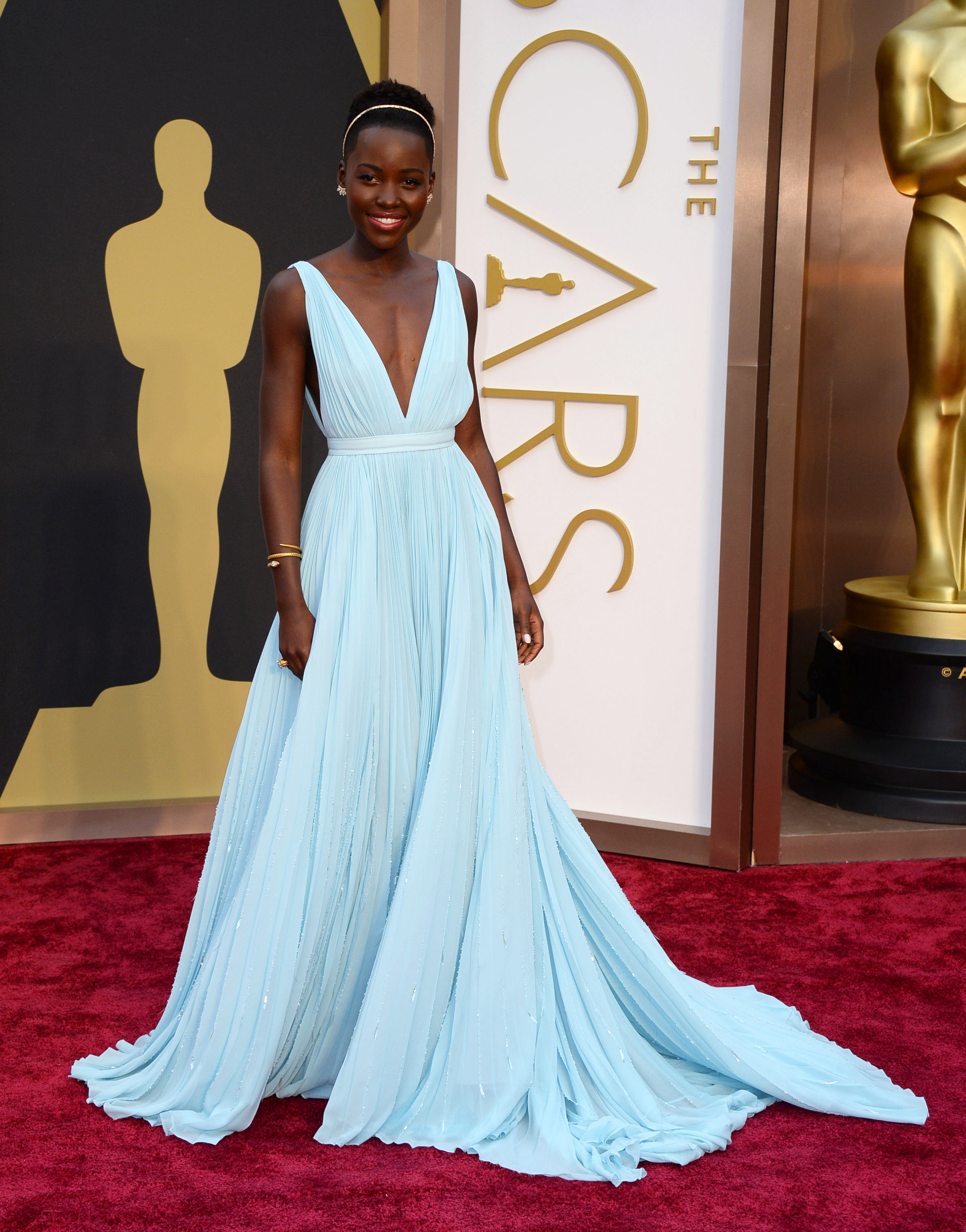 NYONG'O CHOSE A DRESS TO REMIND HER OF HOME