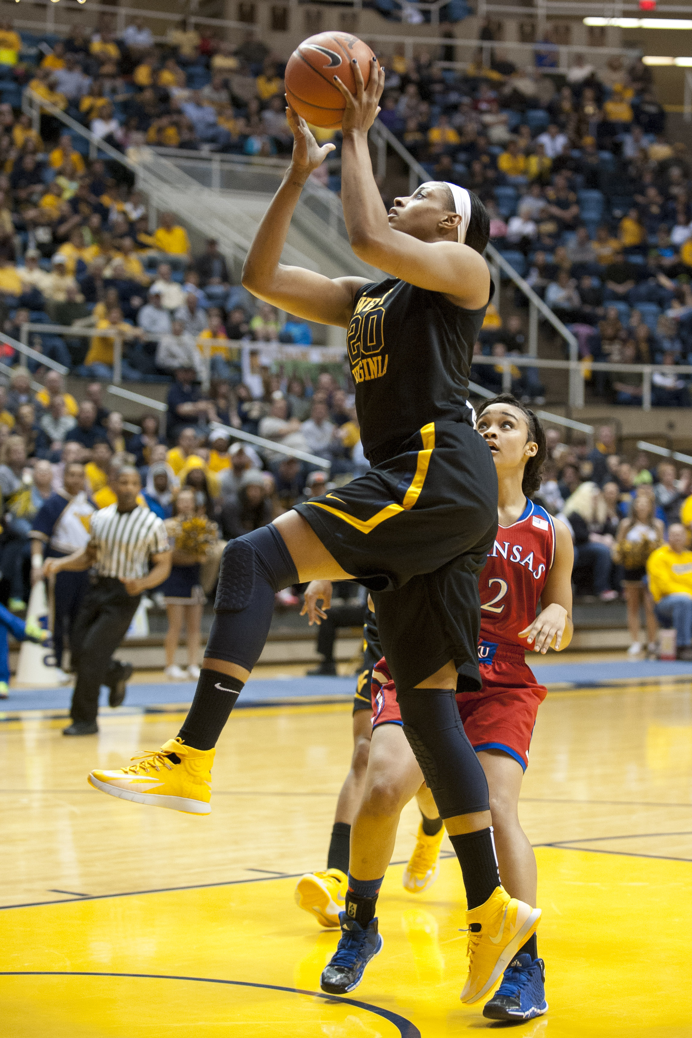 No. 7 WVU women beat Kansas 67-60
